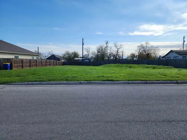 1936 Yellow Rose Way, Gonzales, TX 78629