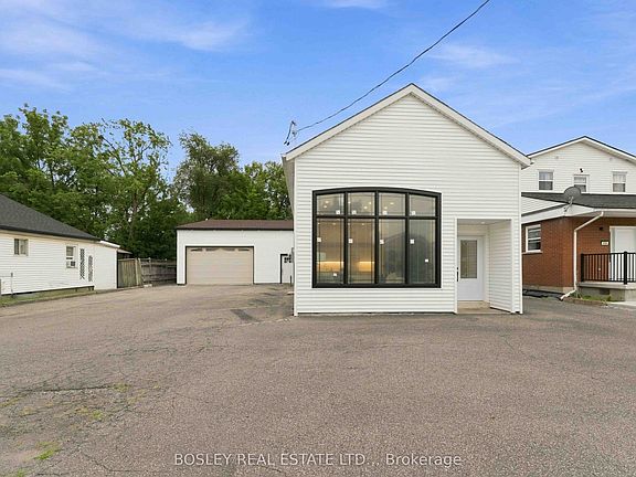 2nd image of 114 Chetwood St