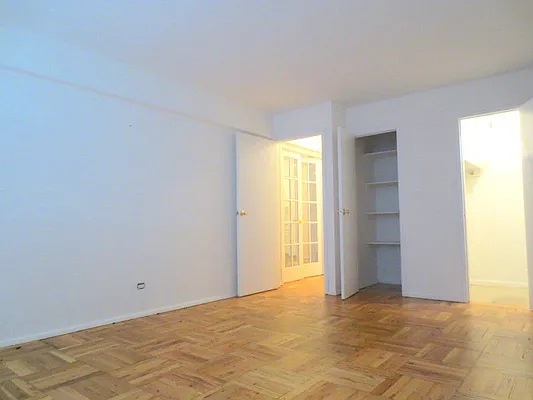 Rented by Keller Williams NYC | media 23