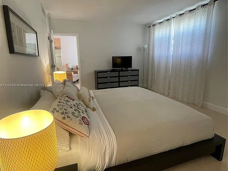3801 S Ocean Dr #15V — Photo 14