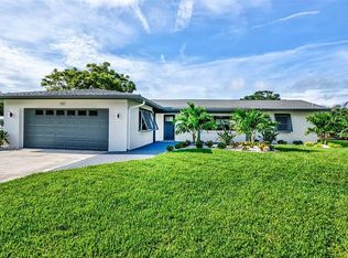 5101 Huntington Cir NE, Saint Petersburg, FL 33703