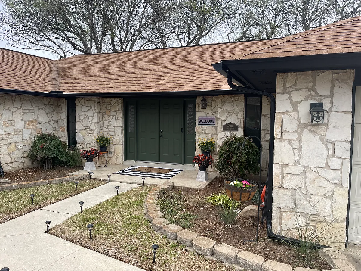 Building Photo - 3401 Charleston Ln