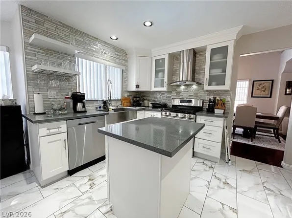 2013 Sedona Creek Cir, Las Vegas, NV 89128