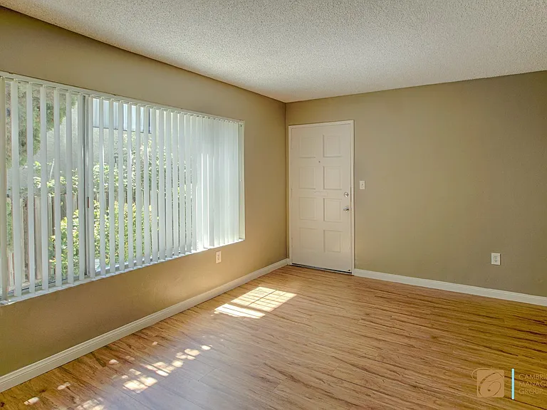 4140 Cleveland Ave — Photo 6