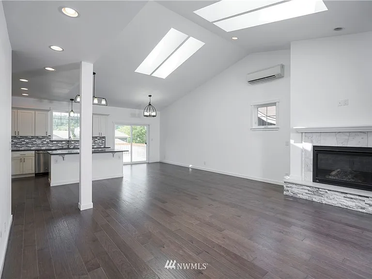 116 S 42nd St — Photo 6
