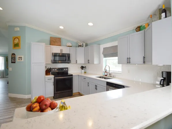 5055 SE Primrose Way, Stuart, FL 34997