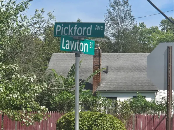1088 Pickford Ave, Akron, OH 44320