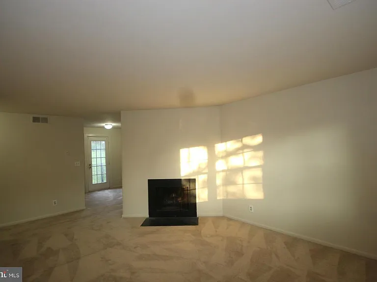 2832 S Wakefield St #C — Photo 9