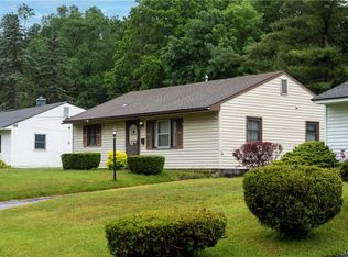 8 Mapledale Rd, New Hartford, NY 13413