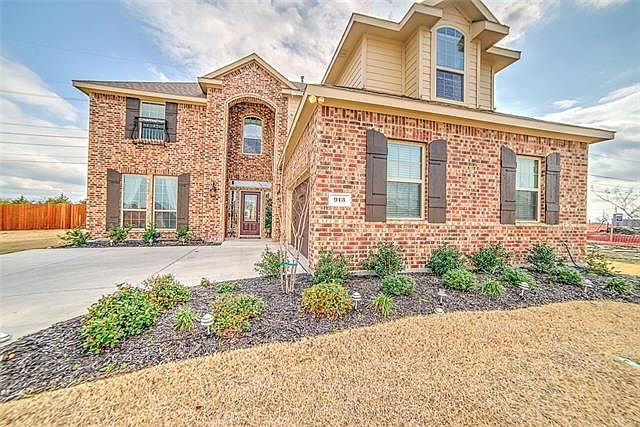 1st image of 913 Hidden Creek Dr