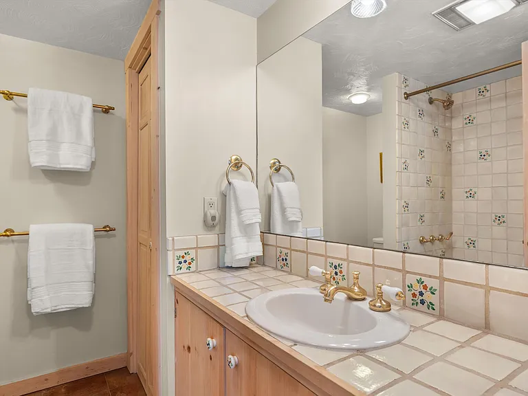 818 Faraway Rd — Photo 20