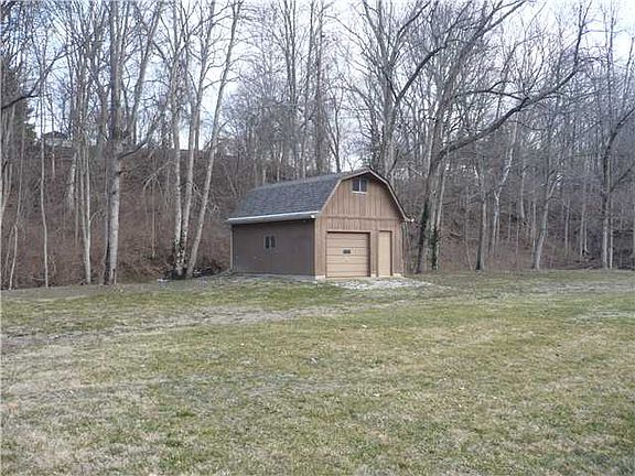 2nd image of 3988 Hillside Dr