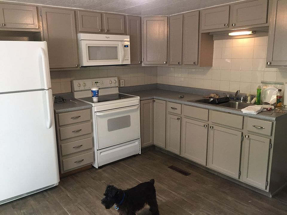 2nd image of 1320 Lewis Dr