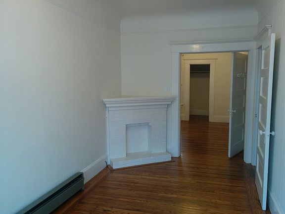 3rd image of 179 Caselli Ave