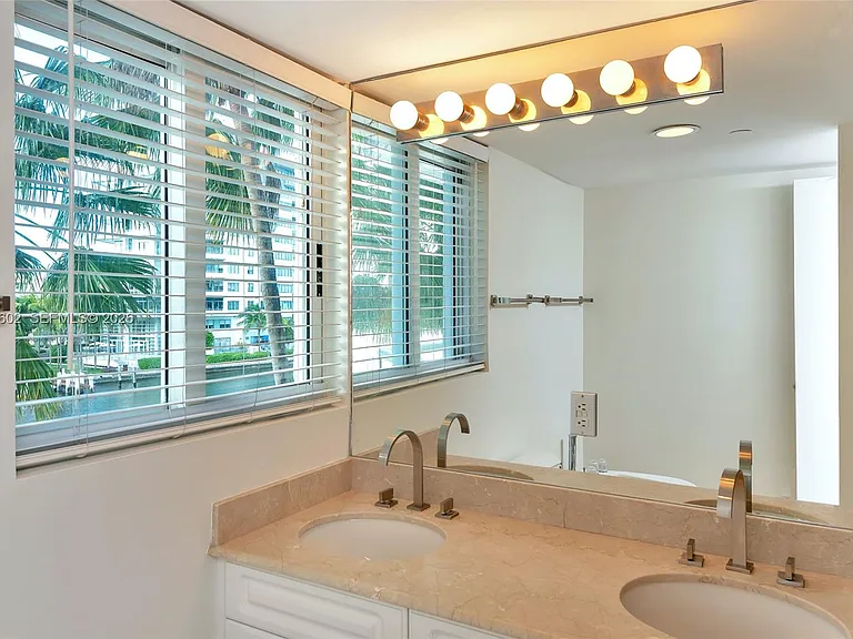 5900 Collins Ave #408 — Photo 30
