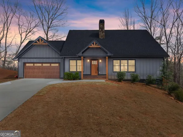 3218 Brier Ct, Gainesville, GA 30506