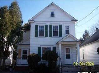137 Forest Hill Dr, Syracuse, NY 13206