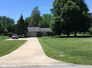 1873 Clear Creek Dr, Springdale, AR 72764