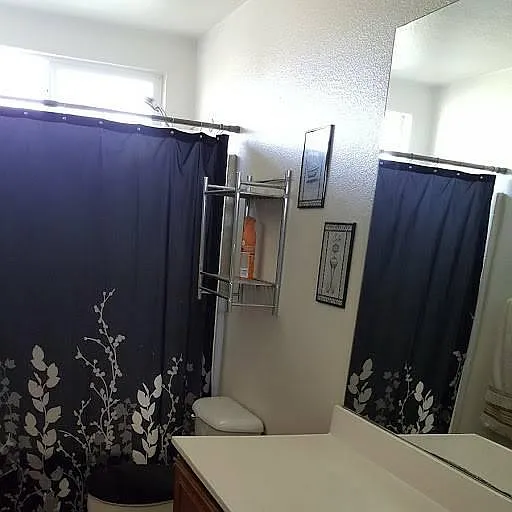 5 bed, 3293 sqft, $3,450 — Photo 2