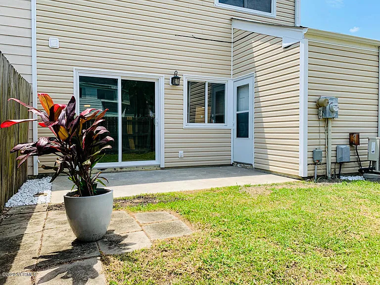 114 Villa Dr — Photo 38