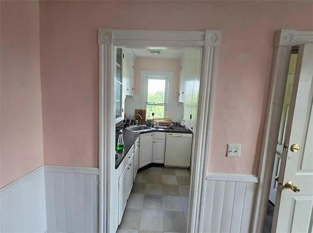 2 bed, 1.0 bath, 975 sqft, $2,100 — Photo 3