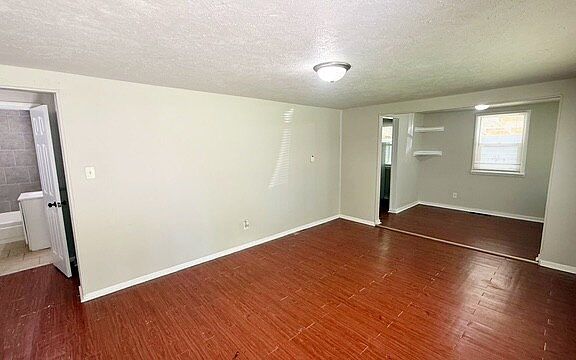 4th image of 2059 N Priscilla Ave