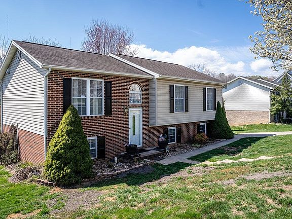 3rd image of 1783 Park Lawn Dr