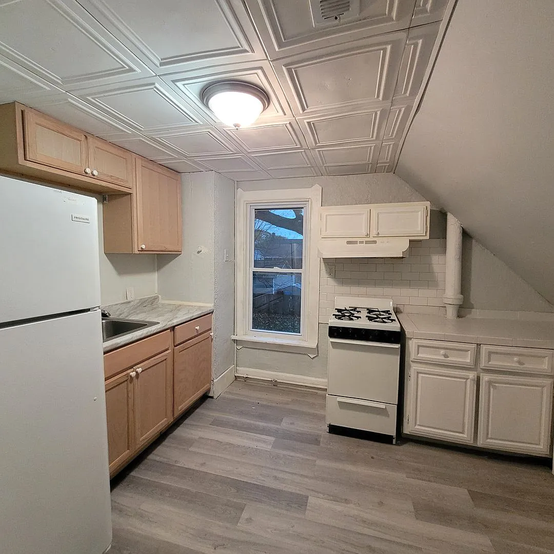 2049 W 95th St. — Photo 3