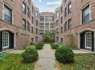136 Clyde Ave APT 2S, Evanston, IL 60202