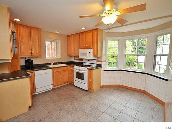 3rd image of 6623 Bancroft Ave
