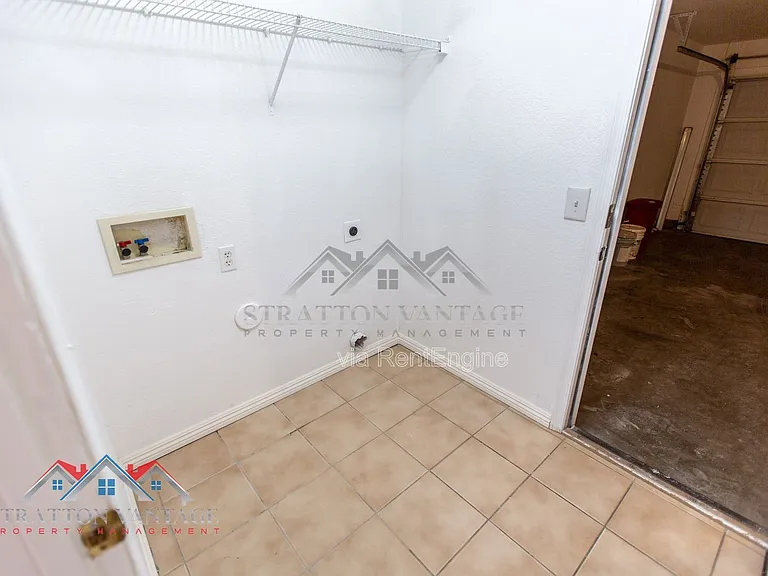 5706 N 74th Dr — Photo 12