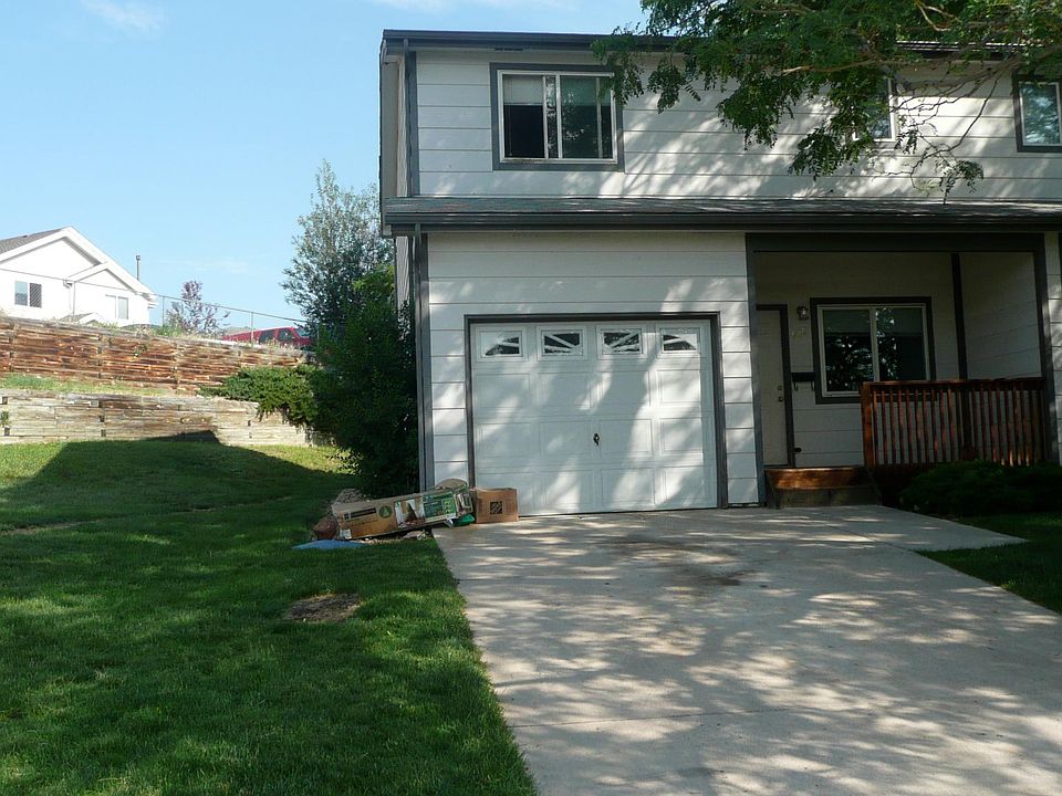 2nd image of 920 2nd St