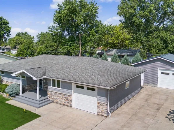 50 Greentree Rd, Tonawanda, NY 14150
