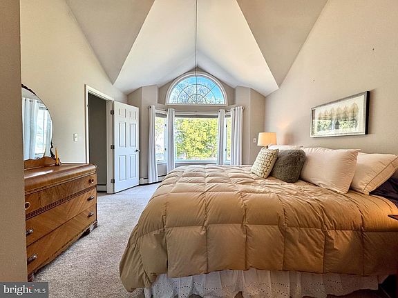 2nd image of 211 Queen Anne Rd