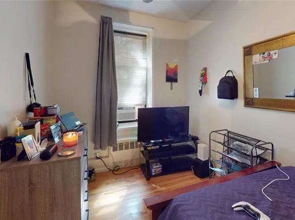 1199 East 53rd Street image 9 of 13