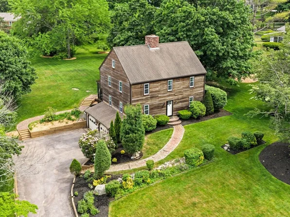 19 Old Bridge Rd, Hanover, MA 02339
