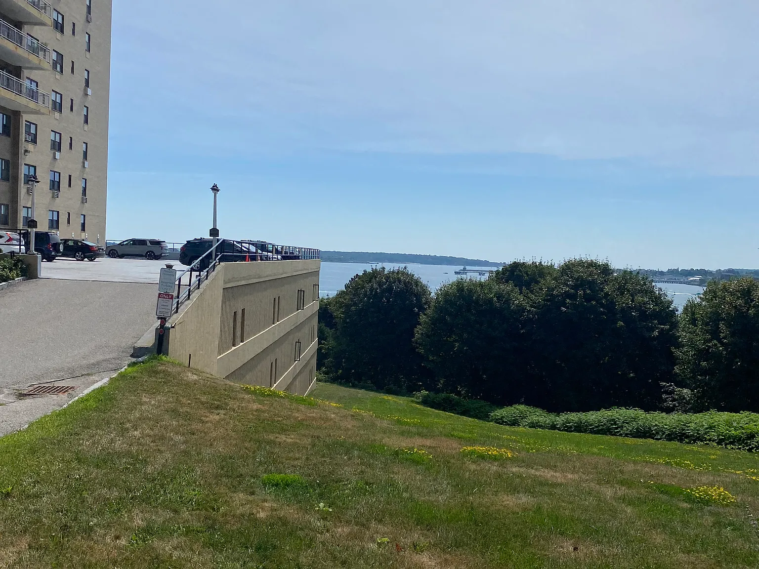 1 bed, 888 sqft, $2,970 — Photo 2
