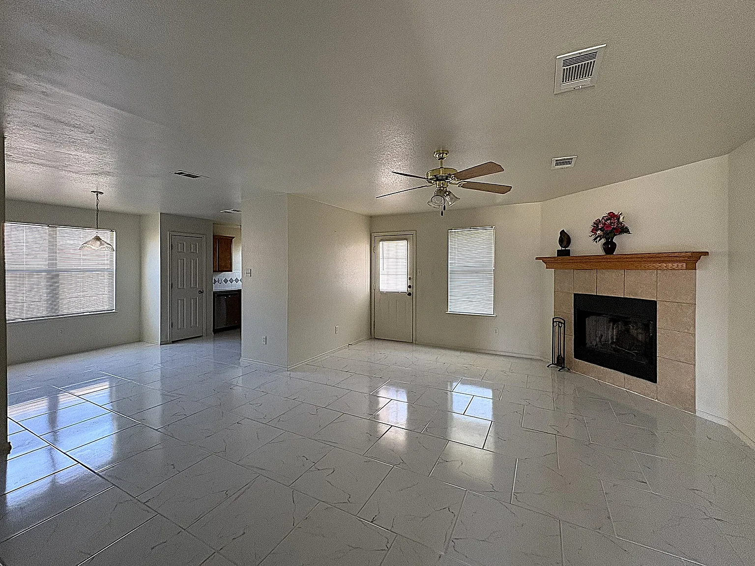 4 bed, 1527 sqft, $1,485 — Photo 4