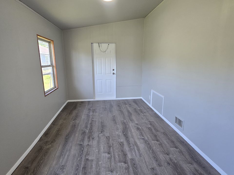 2nd image of 1845 Mary Ln