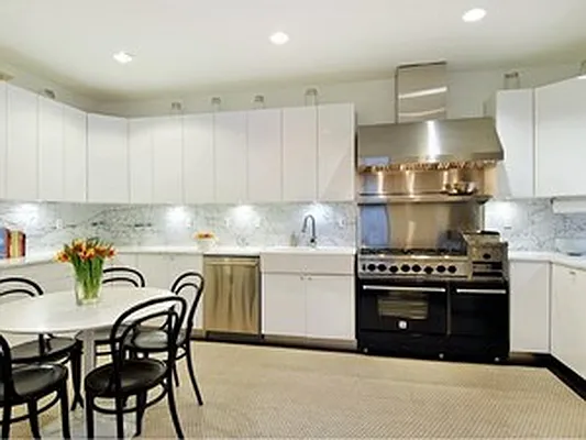 Rented by Corcoran | media 21