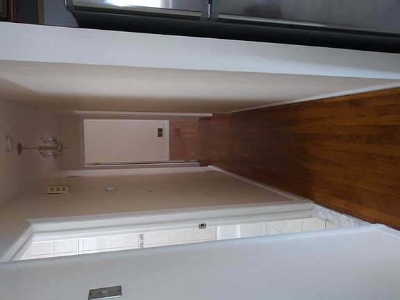 5th image of 571 Lamont Ave #2BD