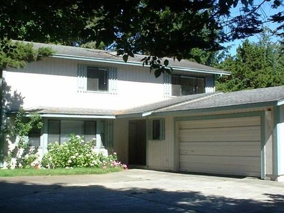 130 Breakwater Drive