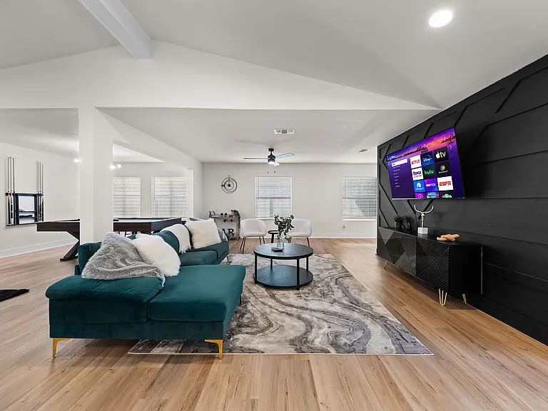 16502 Fox Knl — Photo 2