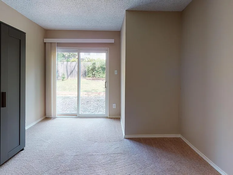 7209 Ellis Rd — Photo 12