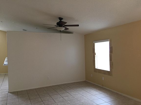 5th image of 136 Hanging Moss Dr