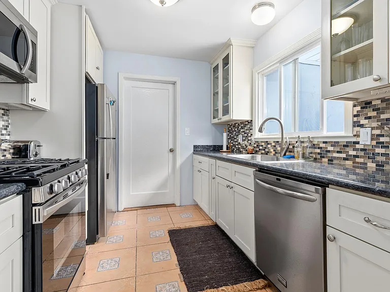 620 Almar Ave — Photo 7