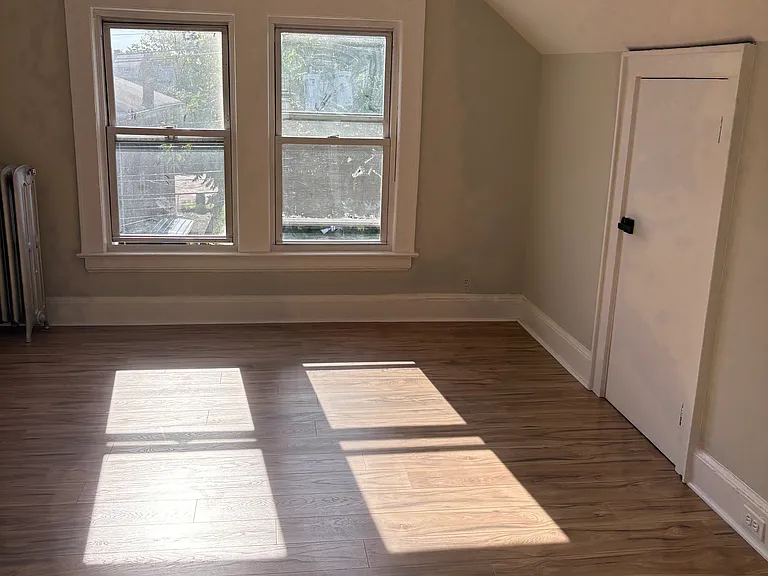 109 Union Ave — Photo 6