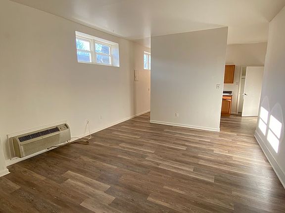 3rd image of 601 Manor St Front 603