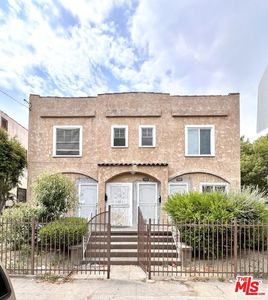 1124 W 42nd St, Los Angeles, CA, 90037