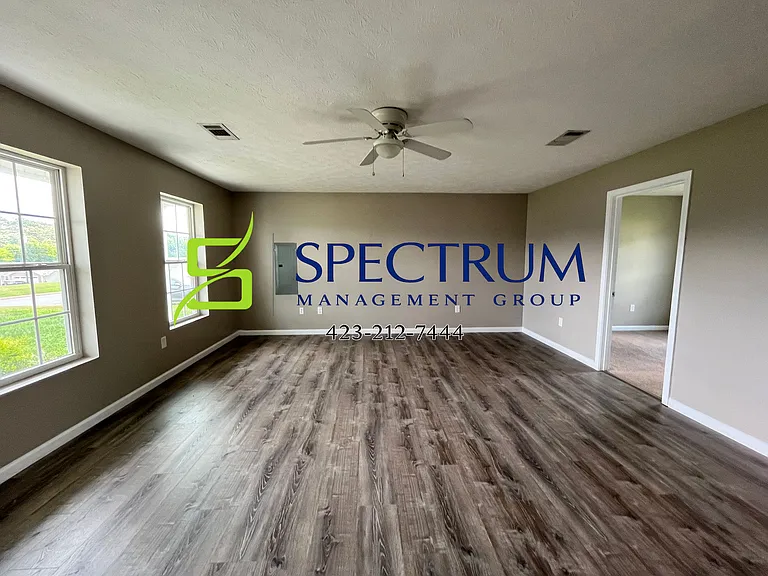 2054 Jonathon Dr — Photo 3